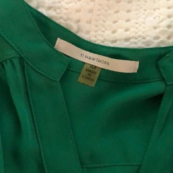 Stitch fix Hawthorne green medium top like new - Picture 2 of 4